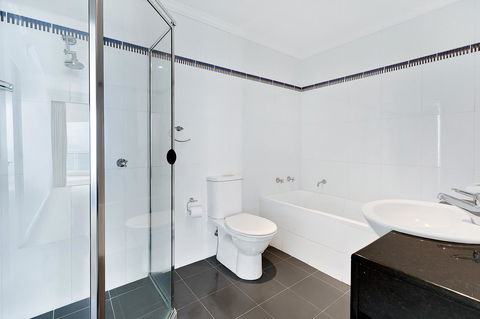 Pacific Views Resort - Accommodation Burleigh 24