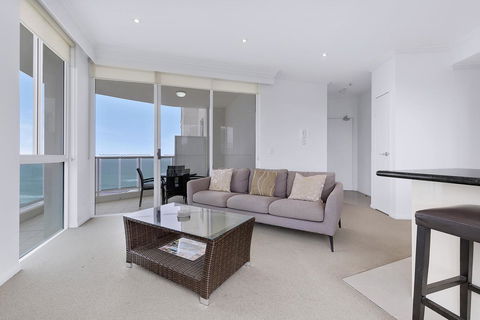 Pacific Views Resort - Accommodation Burleigh 28