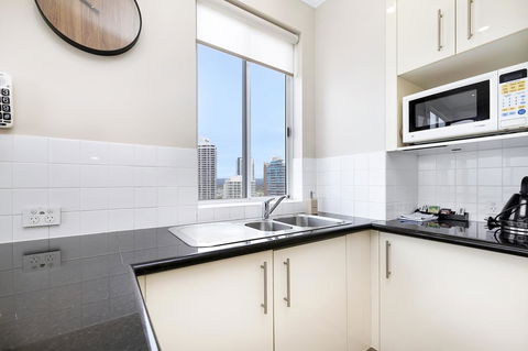 Pacific Views Resort - Accommodation Burleigh 14