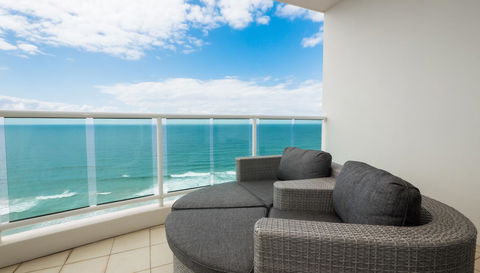Pacific Views Resort - Accommodation Burleigh 0