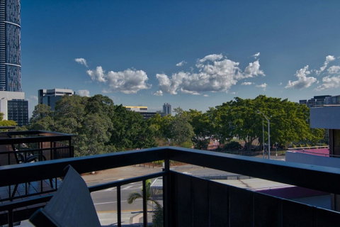 Soho Brisbane - Accommodation Burleigh 9
