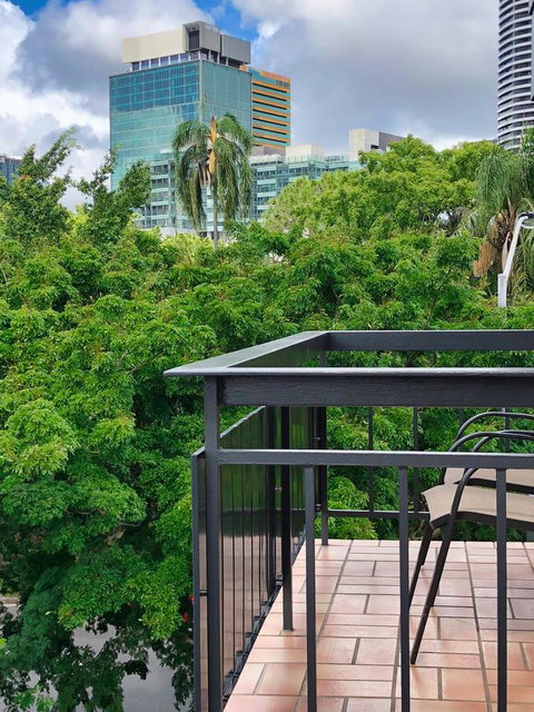 Soho Brisbane - Accommodation Burleigh 30