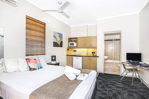 City Palms Brisbane - Accommodation Burleigh 3