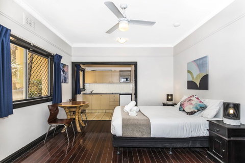 City Palms Brisbane - Accommodation Burleigh 5