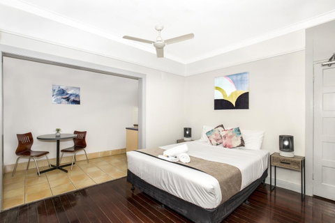 City Palms Brisbane - Accommodation Burleigh 10