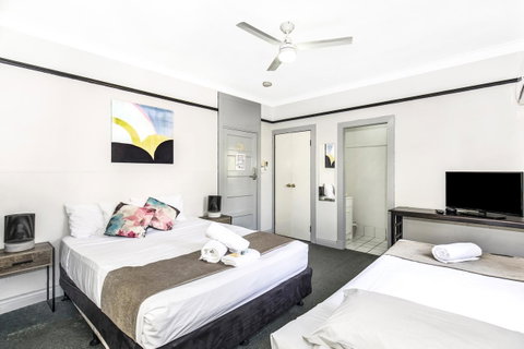 City Palms Brisbane - Accommodation Burleigh 16