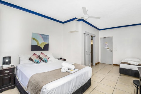 City Palms Brisbane - Accommodation Burleigh 8