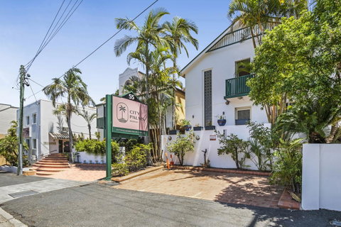 City Palms Brisbane - Accommodation Burleigh 0
