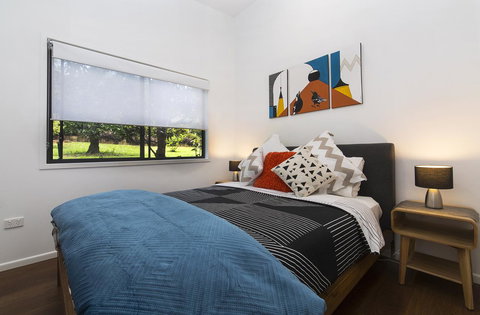 Bower 63 - Accommodation Burleigh 12