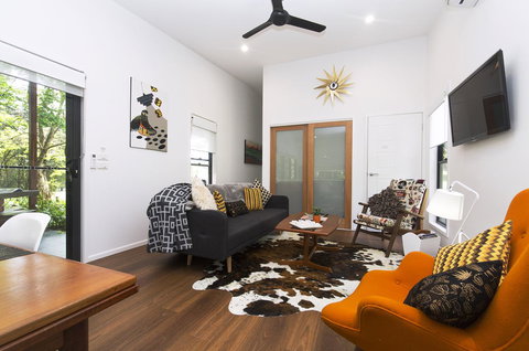 Bower 63 - Accommodation Burleigh 4