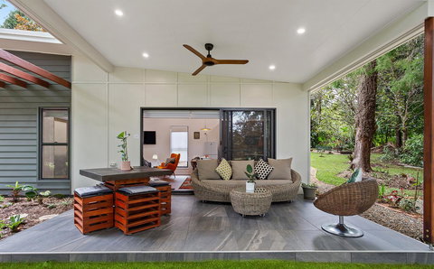 Bower 63 - Accommodation Burleigh 0