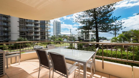 Norfolk Luxury Beachfront Apartments - Accommodation Burleigh 27