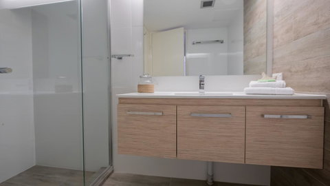 Norfolk Luxury Beachfront Apartments - Accommodation Burleigh 15