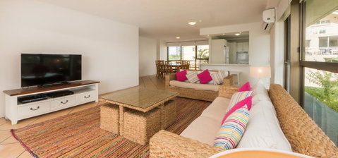 Norfolk Luxury Beachfront Apartments - Accommodation Burleigh 26