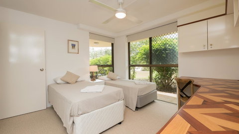 Norfolk Luxury Beachfront Apartments - Accommodation Burleigh 19