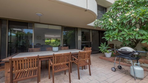 Norfolk Luxury Beachfront Apartments - Accommodation Burleigh 22