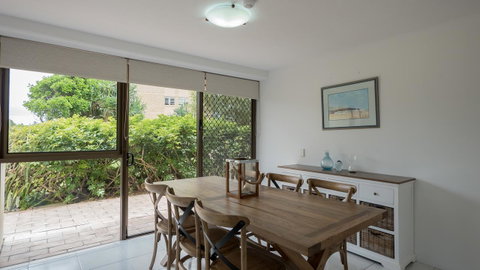 Norfolk Luxury Beachfront Apartments - Accommodation Burleigh 13
