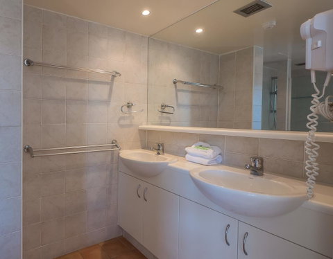 Norfolk Luxury Beachfront Apartments - Accommodation Burleigh 29