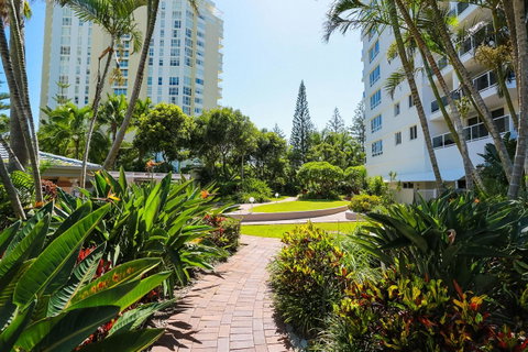 Oscar On Main Beach Resort - Accommodation Burleigh 21