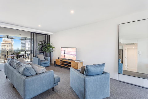 Holiday Holiday Circle On Cavill Apartments - Accommodation Burleigh 8