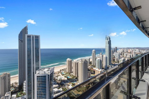 Holiday Holiday Circle On Cavill Apartments - Accommodation Burleigh 27