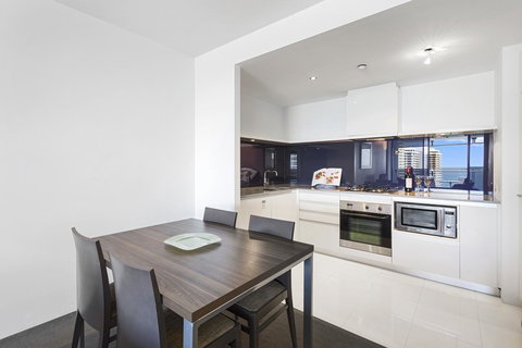 Holiday Holiday Circle On Cavill Apartments - Accommodation Burleigh 17