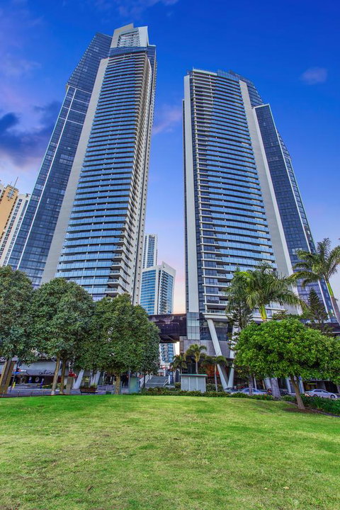 Holiday Holiday Circle On Cavill Apartments - Accommodation Burleigh 31