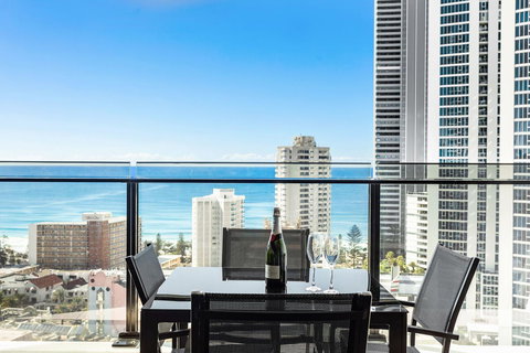 Holiday Holiday Circle On Cavill Apartments - Accommodation Burleigh 16
