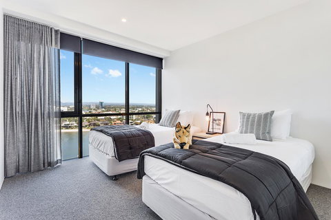 Holiday Holiday Circle On Cavill Apartments - Accommodation Burleigh 43