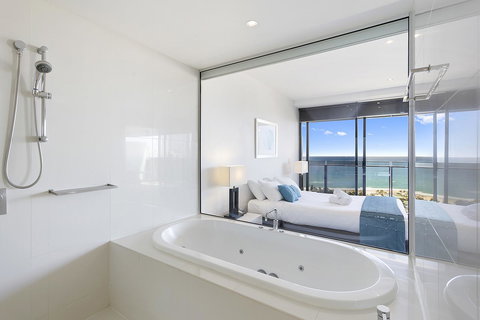 Holiday Holiday Circle On Cavill Apartments - Accommodation Burleigh 14