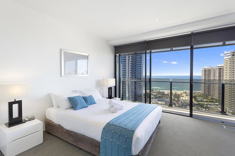 Holiday Holiday Circle On Cavill Apartments - Accommodation Burleigh 12