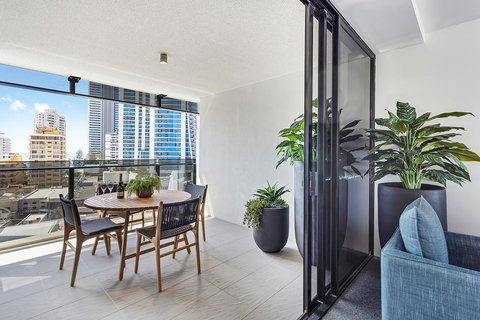 Holiday Holiday Circle On Cavill Apartments - Accommodation Burleigh 20