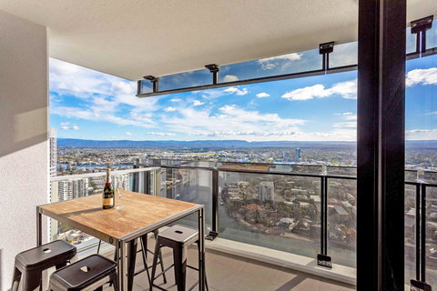 Holiday Holiday Circle On Cavill Apartments - Accommodation Burleigh 22