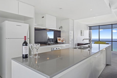 Holiday Holiday Circle On Cavill Apartments - Accommodation Burleigh 38