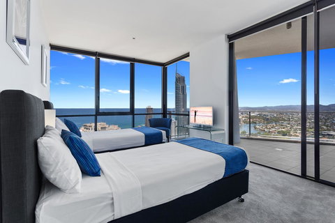 Holiday Holiday Circle On Cavill Apartments - Accommodation Burleigh 11
