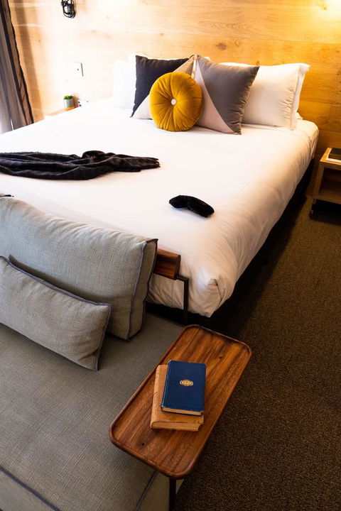 The Island Gold Coast - Accommodation Burleigh 8
