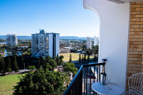 The Island Gold Coast - Accommodation Burleigh 21