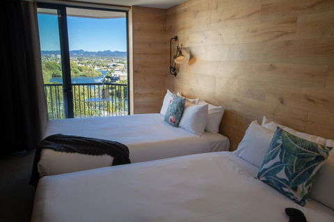 The Island Gold Coast - Accommodation Burleigh 24