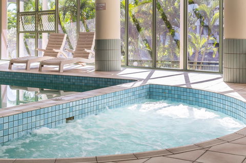 The Meriton Apartments On Main Beach - Accommodation Burleigh 32