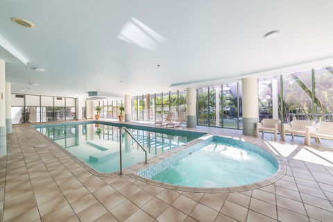 The Meriton Apartments On Main Beach - Accommodation Burleigh 0