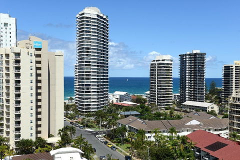 The Meriton Apartments On Main Beach - Accommodation Burleigh 27