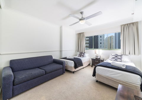 The Meriton Apartments On Main Beach - Accommodation Burleigh 17