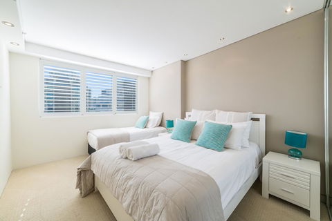The Meriton Apartments On Main Beach - Accommodation Burleigh 6