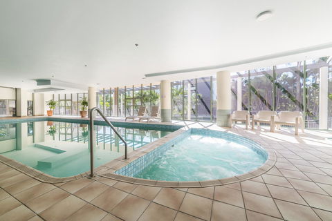 The Meriton Apartments On Main Beach - Accommodation Burleigh 33