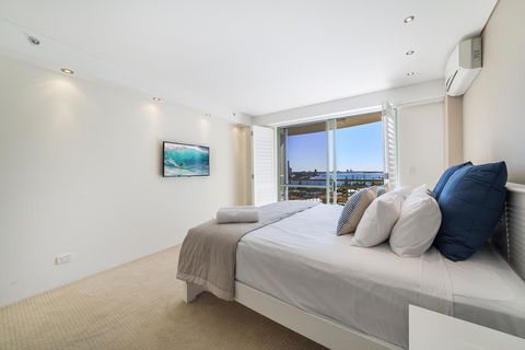 The Meriton Apartments On Main Beach - Accommodation Burleigh 5