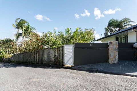 Private Guest Suite High On Currumbin Hill - Accommodation Burleigh 29