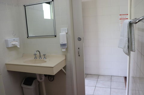 YAL Cairns - A Motel That Makes A Difference - Accommodation Burleigh 20