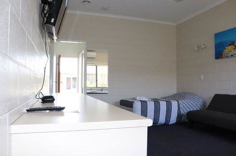 YAL Cairns - A Motel That Makes A Difference - Accommodation Burleigh 8