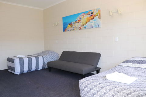 YAL Cairns - A Motel That Makes A Difference - Accommodation Burleigh 23