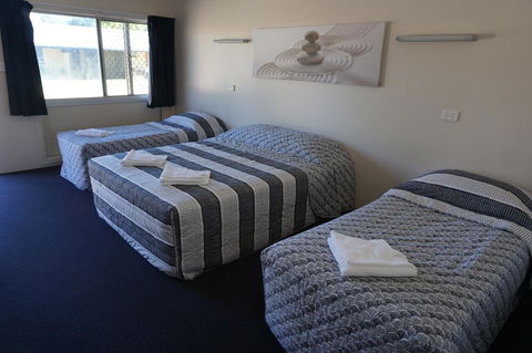 YAL Cairns - A Motel That Makes A Difference - Accommodation Burleigh 1